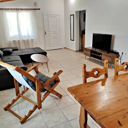 Cozy With Garden And Olive Grove Of 5 Acr Vakantiehuis