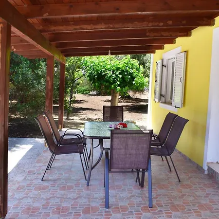 Vakantiehuis Cozy With Garden And Olive Grove Of 5 Acr