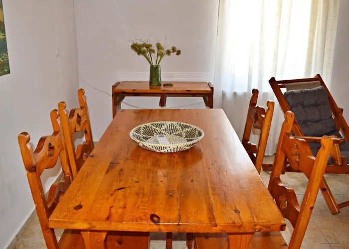 Cozy With Garden And Olive Grove Of 5 Acr Nyaraló Mavrata